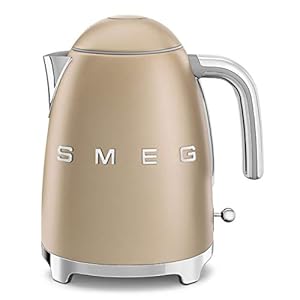 Smeg KLF03CHMEU bouilloire 1,7 L 2400 W Or, Black Smeg KLF03CHMEU bouilloire 17 L 2400 W Or Black
