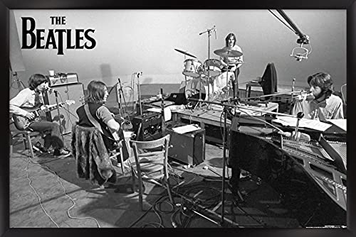 Trends International Beatles-Let It Be Studio Poster mural encadré Noir 37,4 x 56,8 cm - Les Beatles, Paul McCartney, John Lennon, RIngo Starr, George Harrison Trends International Beatles-Let It Be Studio Poster mural encadré Noir 37,4 x 56,8 cm