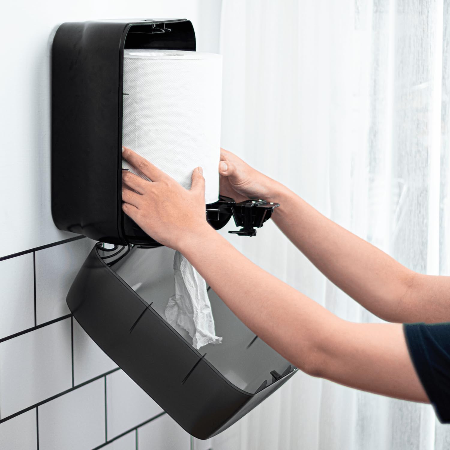 Karat Center Pull Dispenser