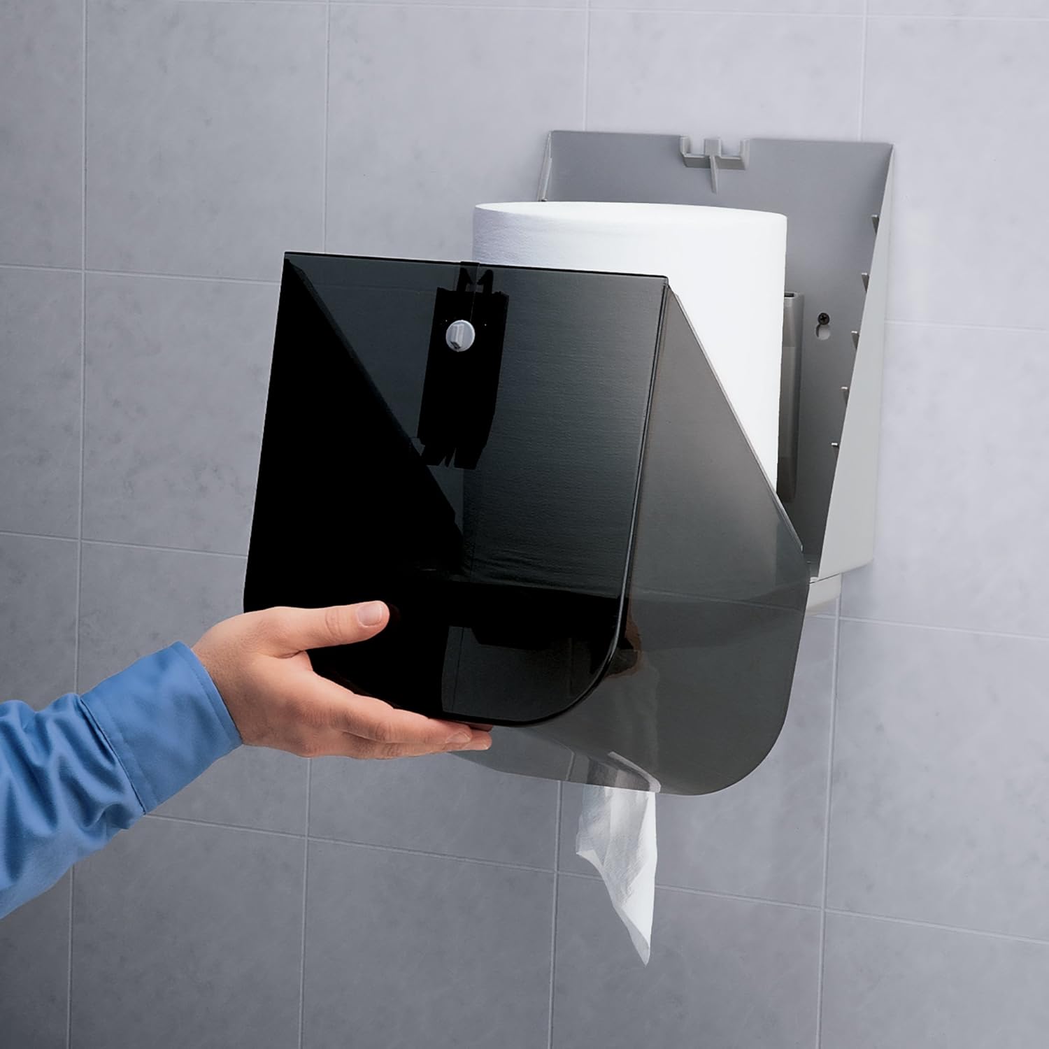 Reliable Hand Towel Dispenser for Commercial Use