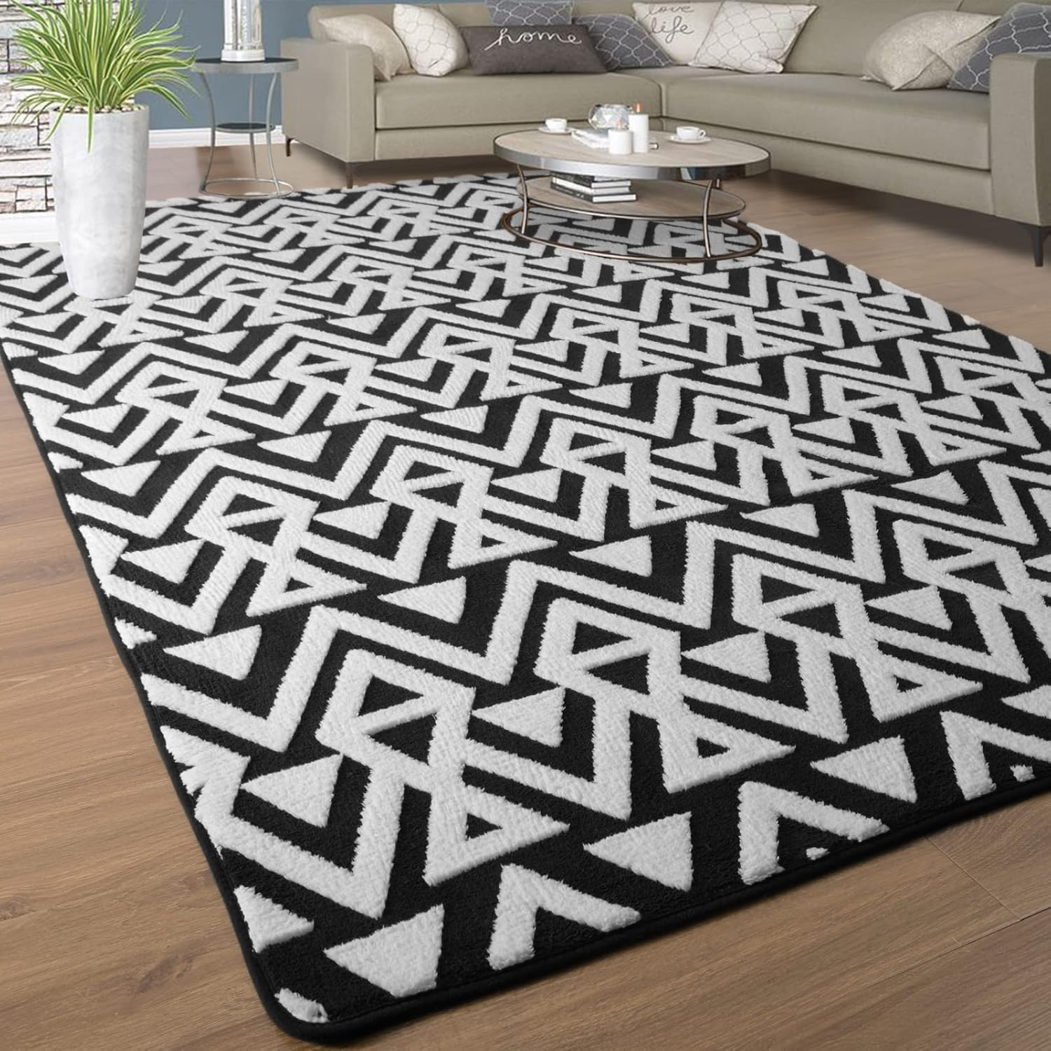Ompaa Ultra Soft Geometric Rug 4x6 Black