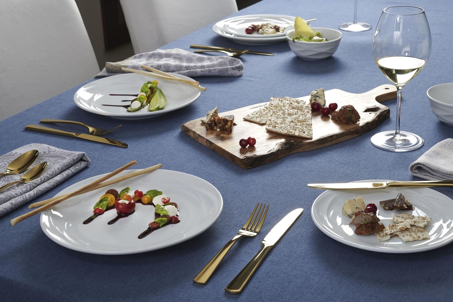 Oneida F100005A 5-Piece Flatware Set
