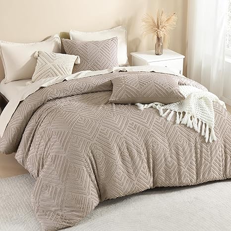 Litanika Khaki Queen Comforter Set, 3 Pieces Tufted Boho Farmhouse Bedding Comforter Sets, Lightweight Fluffy Comforter Bed Set for All Season (90x90In Comforter and 2 Pillowcases)