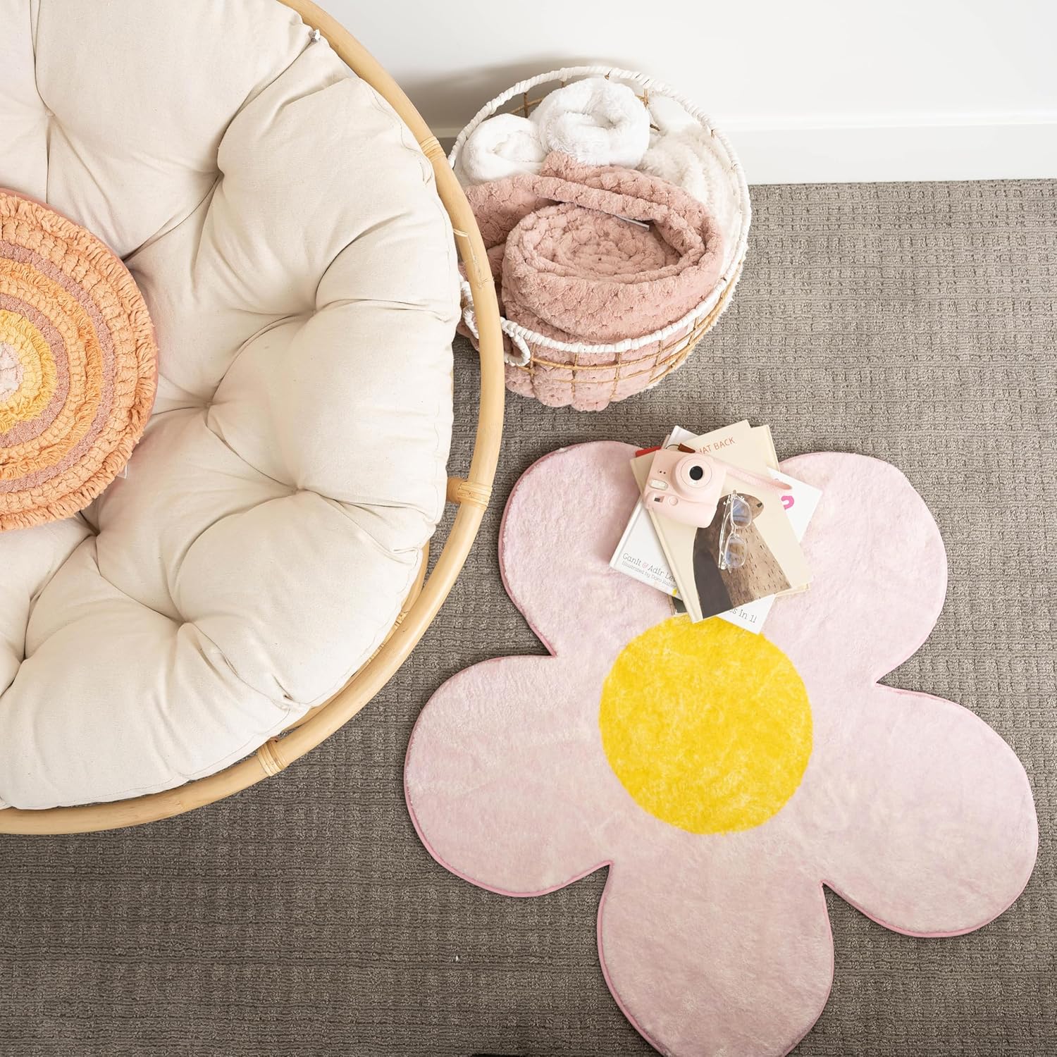Yoodly Flower Rug - Ultra Soft Nonslip 30 Inch Pretty in Pink